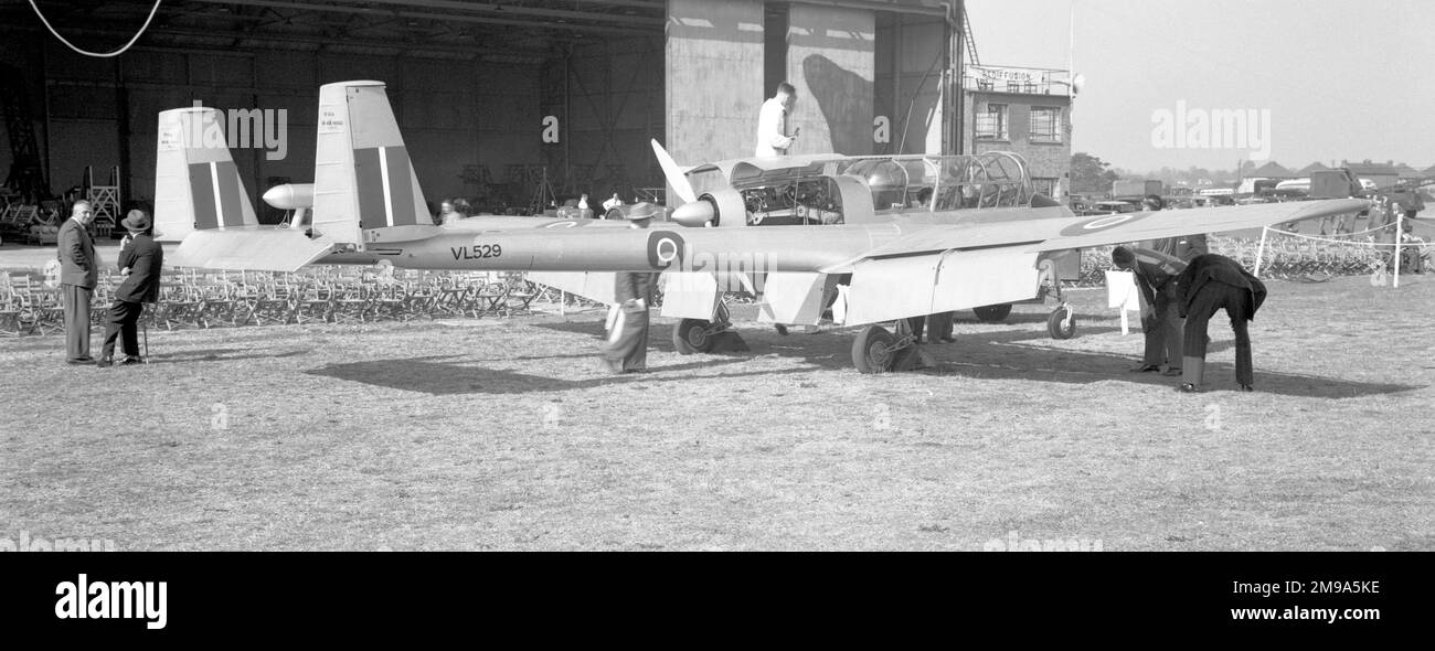 Prototype Heston JC.6 VL529 1st au salon de l'aviation 1947 du SBAC Radlett. Le Heston JC.6 a été conçu et construit pour répondre à la spécification A.22.45 du ministère de l'Air pour un poste d'observation de l'Air (AOP) pour l'Armée britannique. Heston Aircraft a construit deux prototypes, le premier, VL529, qui a volé pour la première fois en août 1947. Le deuxième prototype, VL530, n'a pas été utilisé. Banque D'Images