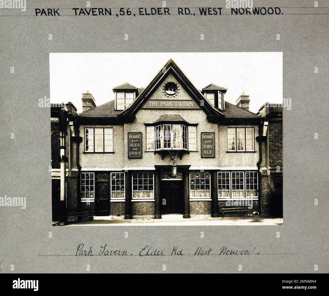 Photographie de Park Tavern , West Norwood, Londres. Le côté principal de l'imprimé (illustré ici) représente : face sur la vue du pub. Le verso de l'imprimé (disponible sur demande) détails: Rien pour The Park Tavern, West Norwood, Londres SE27 9ND. En juillet 2018 . Tavernes de punch Banque D'Images