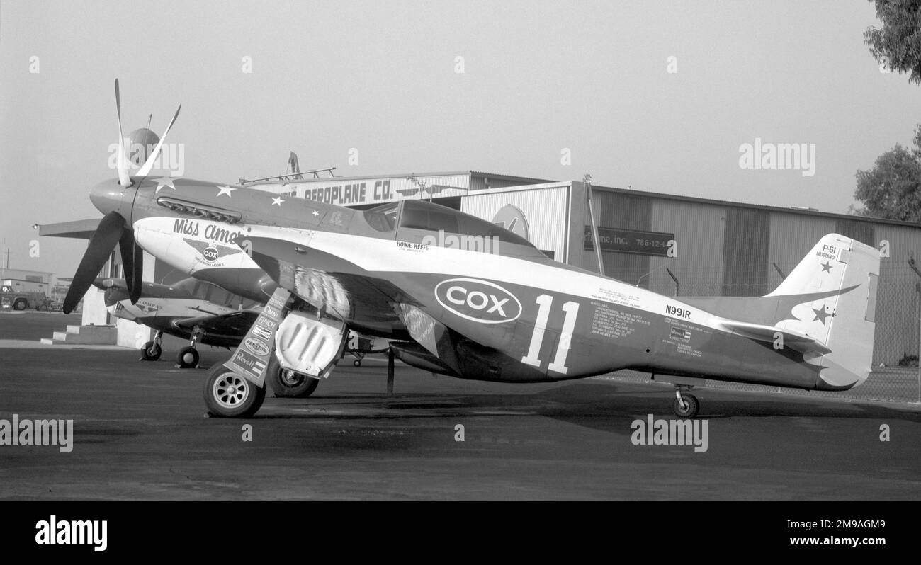 North American P-51D-30nA N991R (anciennement 44-74536), propriété de Howie Keefe, de Pacific Palisades, Van Nuys CA, marquée avec le numéro de course 11 et nommée « miss America » Banque D'Images