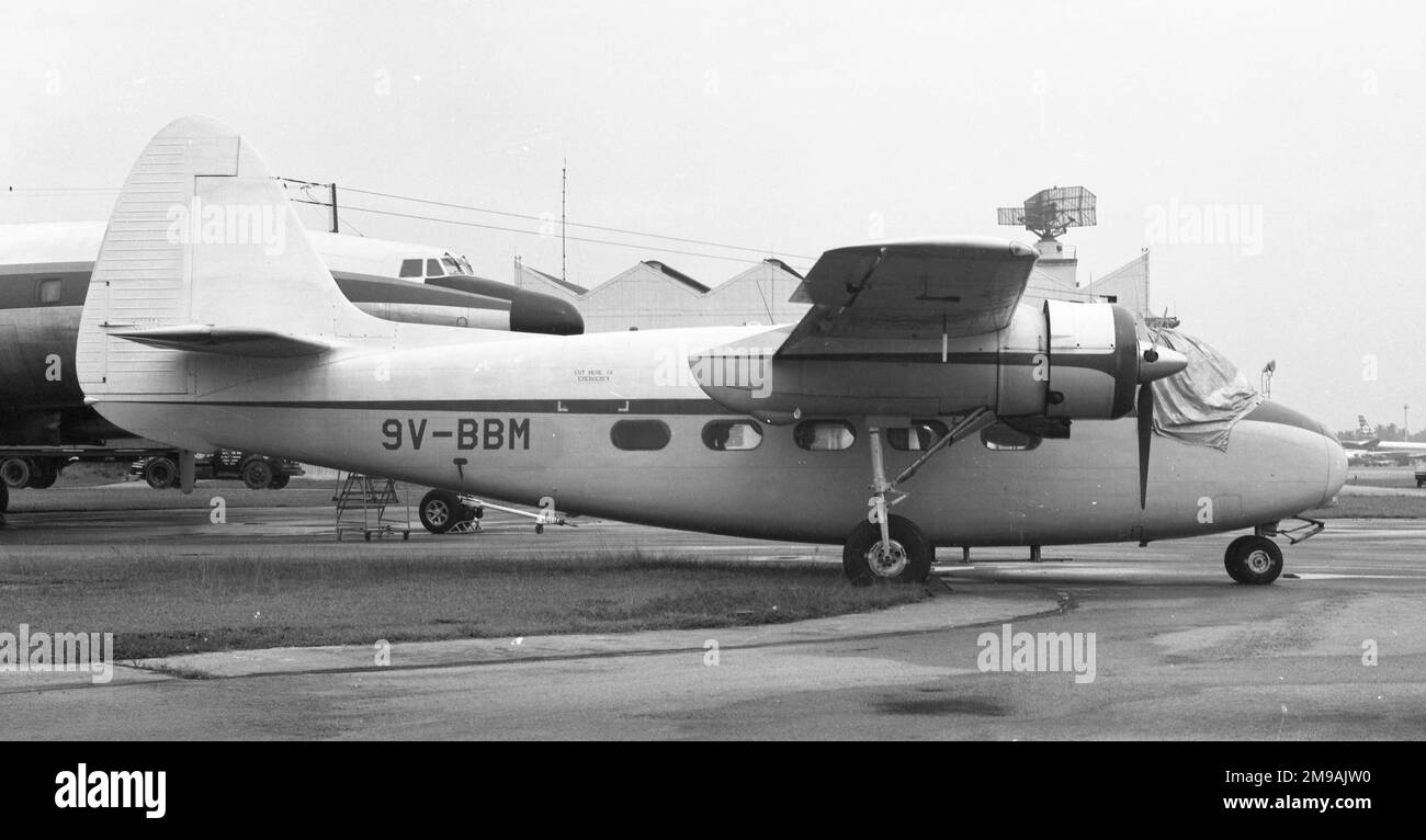 Percival P.54 Prince 4 9V-BBM (msn P.50/45), de Singapore Air Services, vers 1970. Construit en 1951 sous le nom de G-AMLY, exploité par Shell Flying and Marketing Co. Jusqu'au 10 mars 1955, lorsqu'il a été vendu à Martin-Baker Aircraft Co. Et en 1958 il a été exporté au Brunei sous le nom de VR-UDC. À la fin de 1960s, il a ensuite été vendu à Singapour sous le nom de 9V-BMM. Banque D'Images