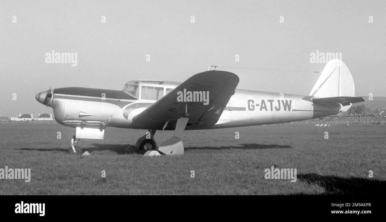 Nord 1101 Pingouin G-ATJW (msn 167), à l'aéroport de Shoreham. Développement / production de la Messerschmitt me en France d'après-guerre 208. Banque D'Images