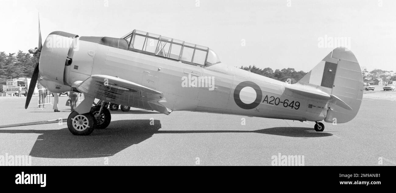 Commonwealth CA-16 Wirraway A20-649 (msn 1101), à un spectacle aérien de point Cook, tout en faisant partie du musée RAAF. Plus tard vendu aux États-Unis et exporté Banque D'Images