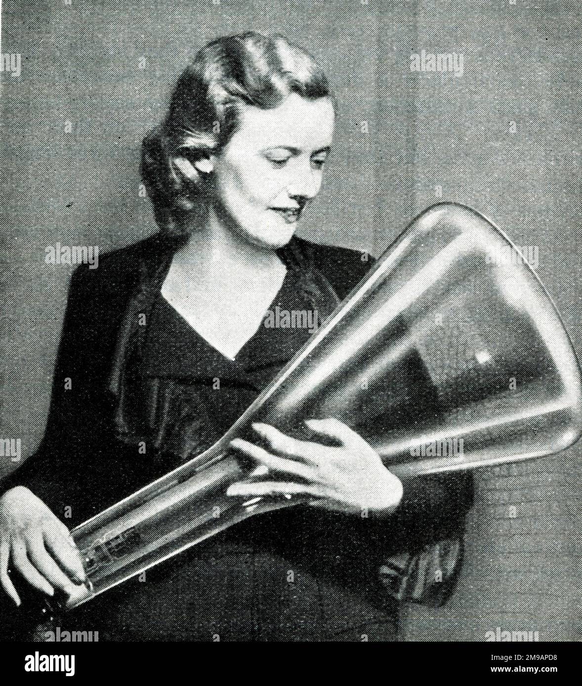 Tube cathodique à vide élevé Cossor pour télévision haute définition, 12,25 pouces de diamètre Banque D'Images