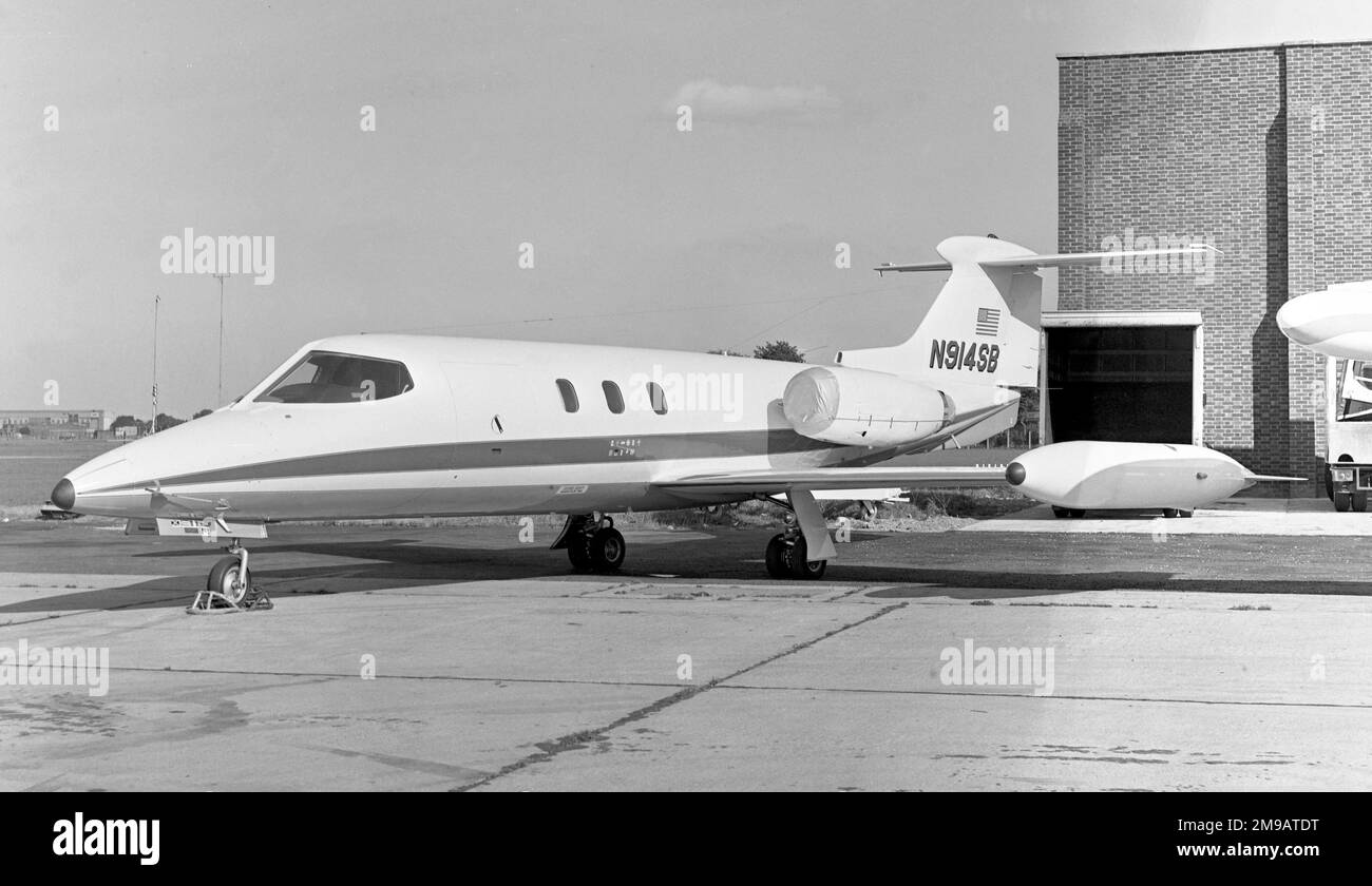 Gates Learjet 25 N914SB (msn 25-014), d'Interstate Jet Leasing Inc., à l'aéroport de Londres Heathrow. Banque D'Images