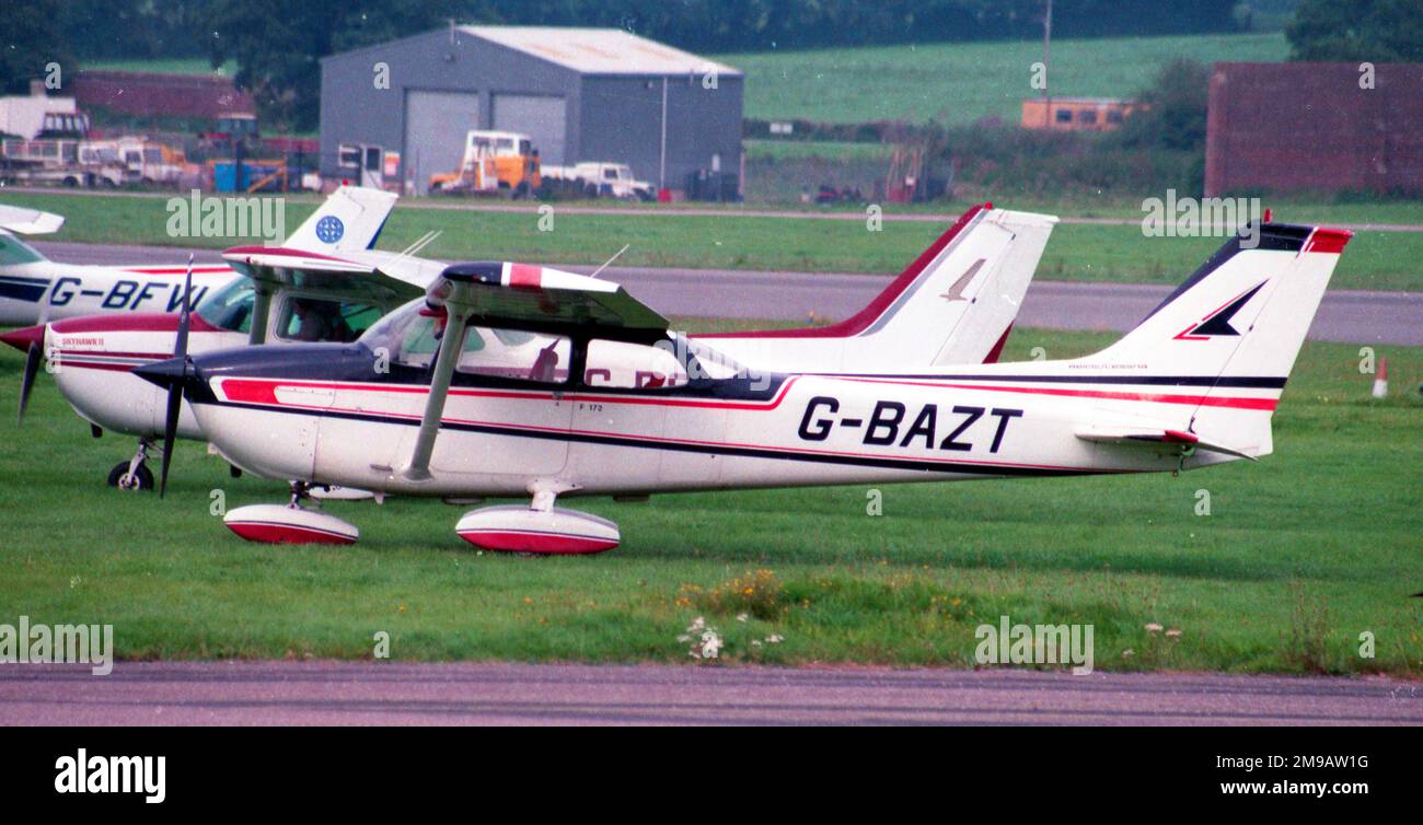 Reims-Cessna F.172M Skyhawk G-BAZT (msn F172-0574). Banque D'Images