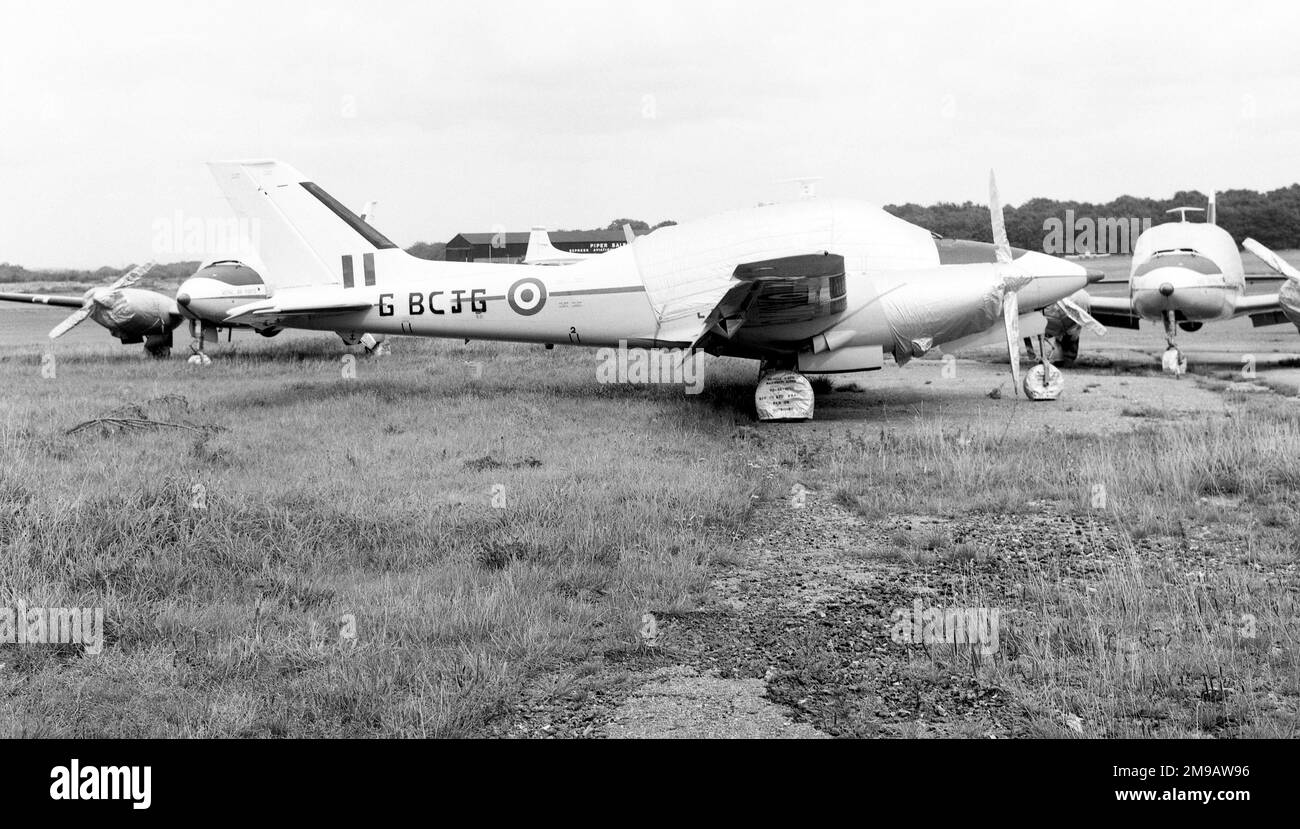 Beagle B.206R Basset CC.1 G-BCJG (msn B.014, ex XS770), entreposé à Biggin Hill le 10 septembre 1974, après élimination par la Royal Air Force, où le XS770 a été exploité par l'escadron no 2020. Banque D'Images