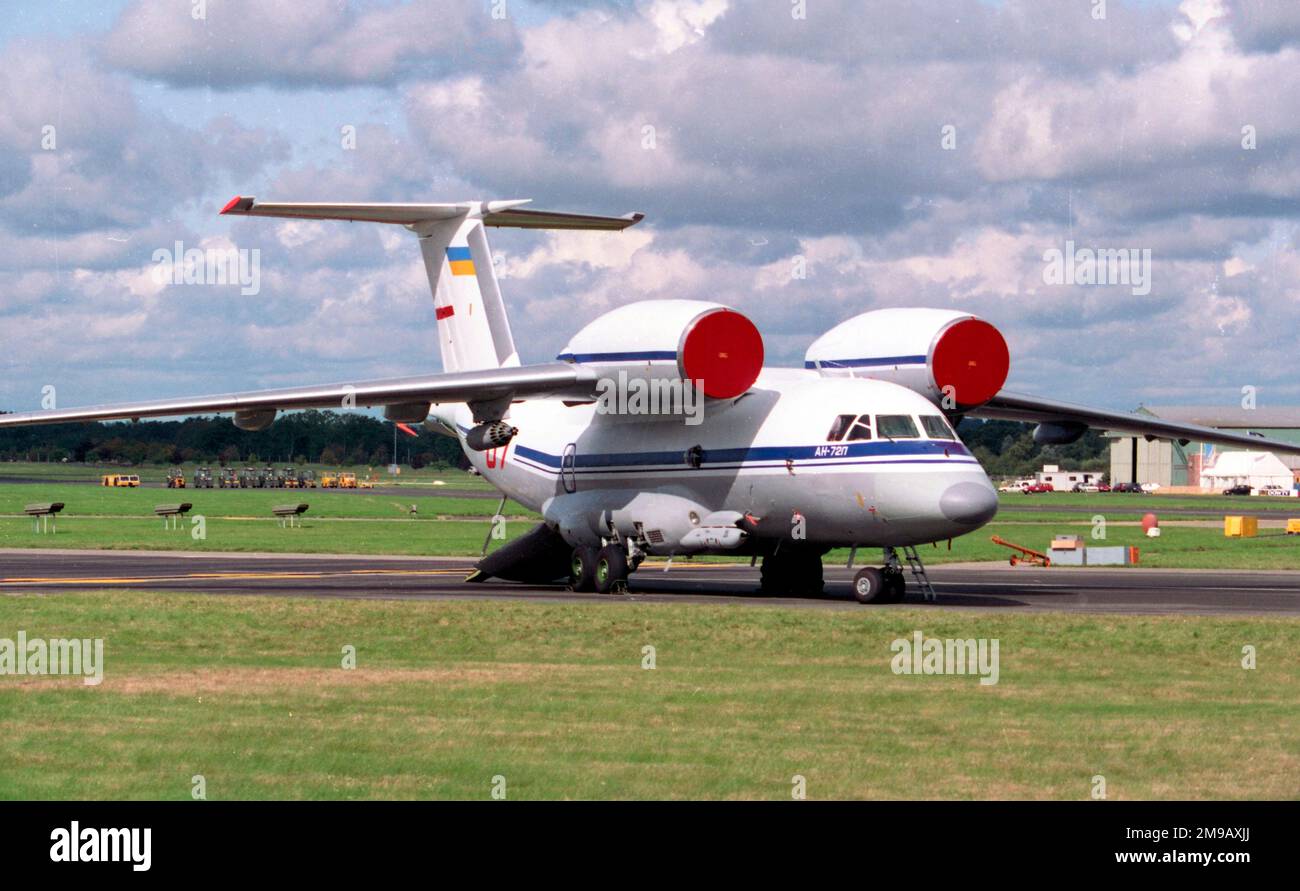 Ukrainian Air Force - Antonov AN-72P '07 Red', au salon aérien international de SBAC Farnborough en septembre 1992. Banque D'Images