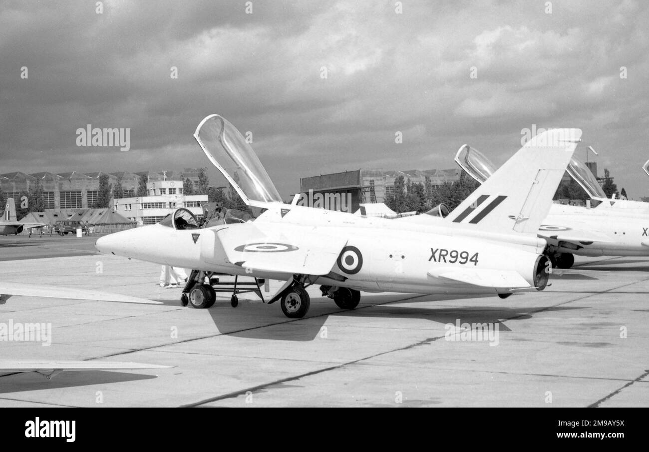 Royal Air Force - Foland Gnat T.1 XR994 (msn FL588), de l'équipe d'exposition acrobatique Yellowjacks de l'école d'entraînement de vol no 4, à la RAF Little Rissington. (Les Yellowjacks ont été dissous en 1964 et réformés sous la Central Flying School en tant que Red Arrows en 1965) Banque D'Images