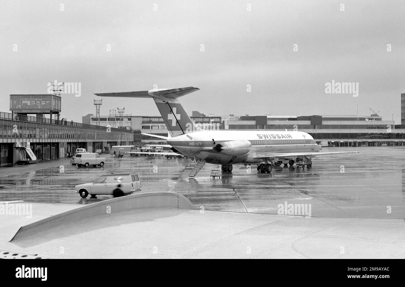 Douglas DC-9-32 HB-IFP (msn 47111, ligne 182), de Swissair, à l'aéroport de Manchester-Ringway en mai 1973. Banque D'Images