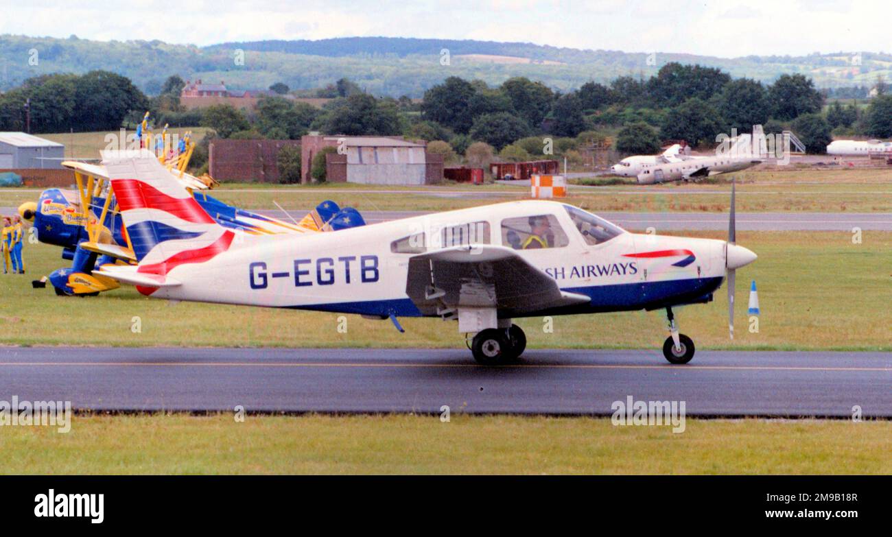 Piper PA-28-161 Warrior II G-EGTB (msn 28-7816074), du British Airways Flying Club. Banque D'Images