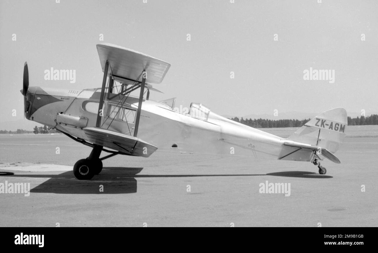 De Havilland DH.83 Fox Moth ZK-AGM (msn 4085), à Christchurch, Nouvelle-Zélande, en décembre 1962. Banque D'Images