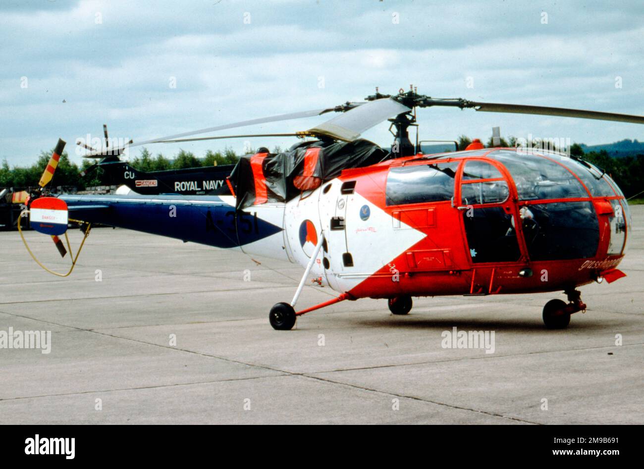 Koninklijke Luchtmacht - Aerospatiale sa.316A Alouette III A-351 (msn 1351), de l'équipe d'exposition d'hélicoptères de sauterelles, à RAF Greenham Common le 27 juin 1981 pour le International Air Tattoo. (Koninklijke Luchtmacht - Royal Netherlands Air Force) Banque D'Images