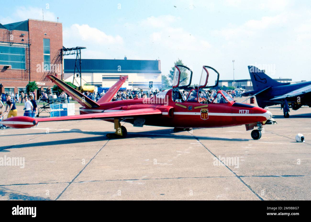 Force Eyrienne Belge - Fouga cm.170R Magister MT31 (msn 288) de l'équipe d'exposition acrobatique des Diables rouges, à la RAF Mildenhall le 28 mai 1988. Banque D'Images