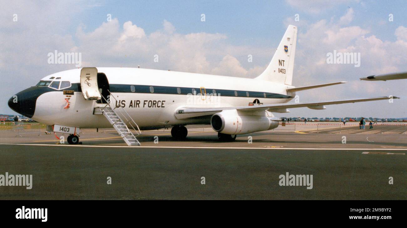 United States Air Force - Boeing CT-43A 71-1403 (msn 20685 - 317, modèle 737-253), construit en tant qu'entraîneur de navigation T-43A et converti à la norme C T-43A en tant que transport de personnel ou de commandement. Banque D'Images