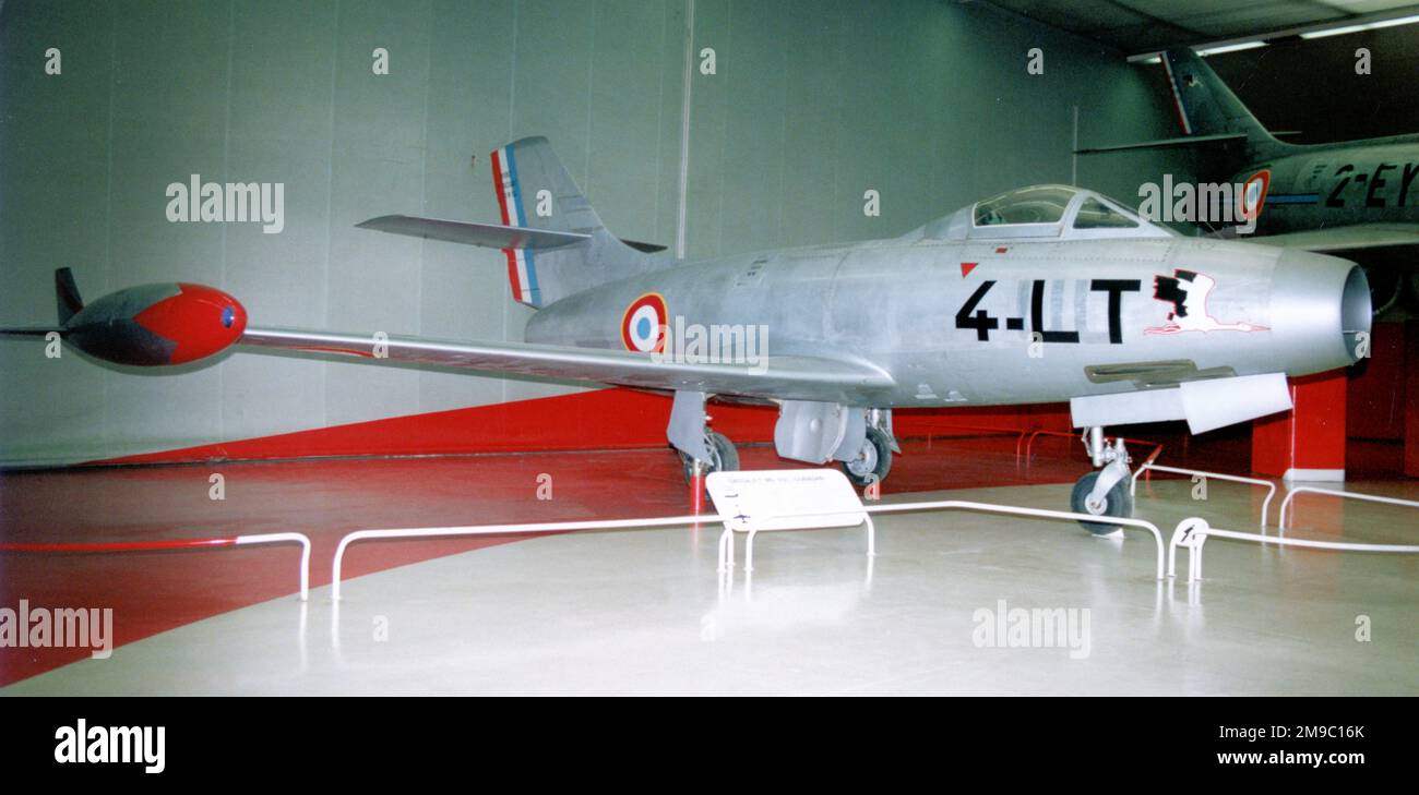 Dassault Ouragan 154 - 4-LT (msn 154), au Musée de l'air et de l'espace, le Bourget, près de Paris. Banque D'Images