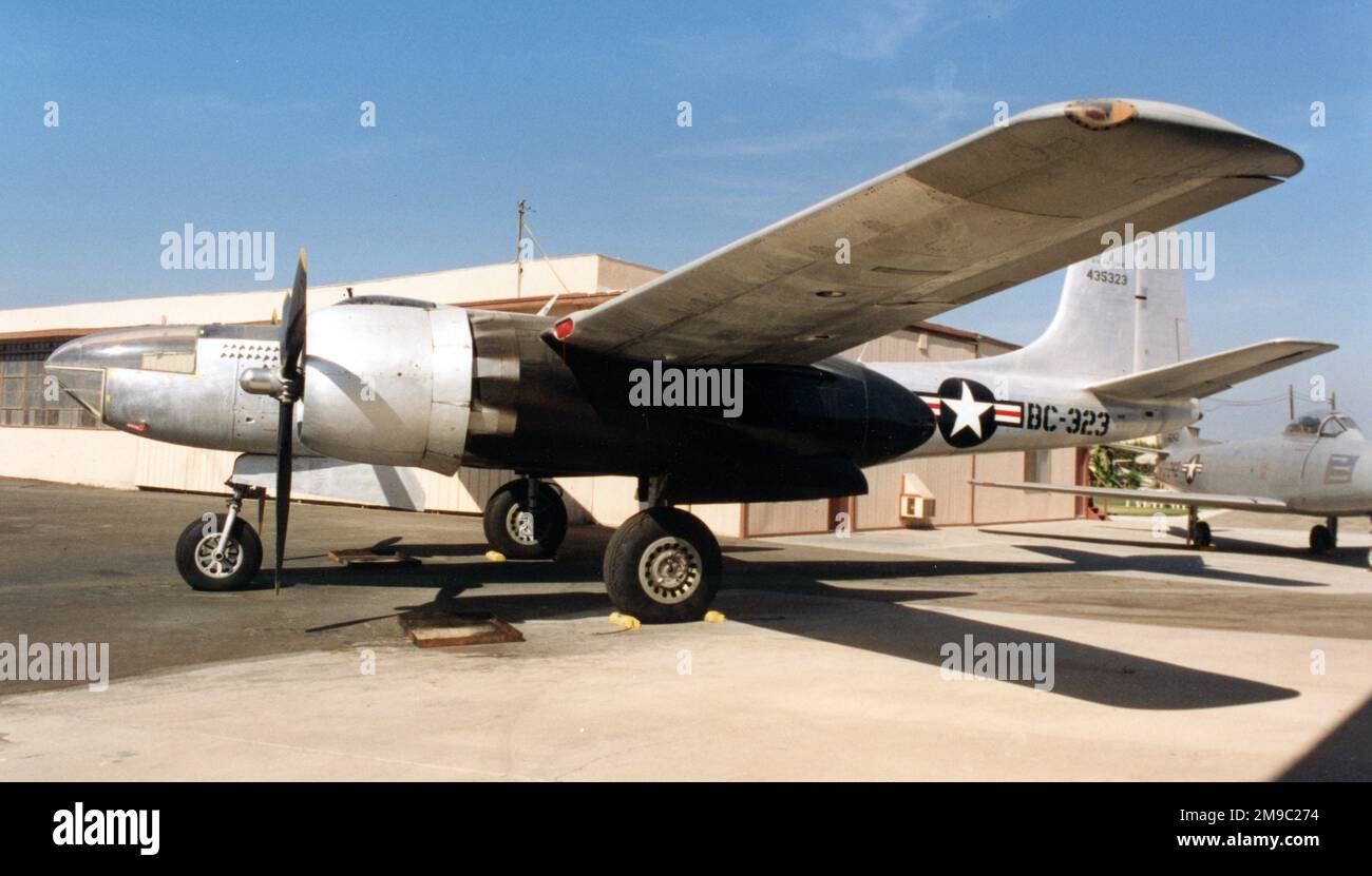 Douglas RB-26C Invader N8026E - 44-35323 (MSN 28602), en état de navigabilité au musée planes of Fame, Chino, Californie, États-Unis. Banque D'Images