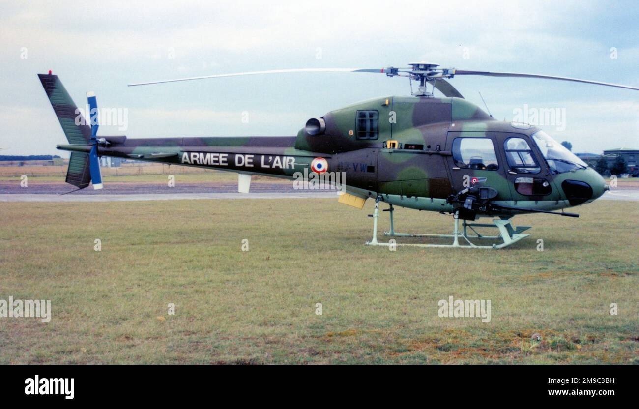 Armee de l'Air - Aerospatiale AS555AN Fennec 5466 - 67-VW (msn 5391), de EH.02,067. (Armée de l'Air - Force aérienne française) Banque D'Images