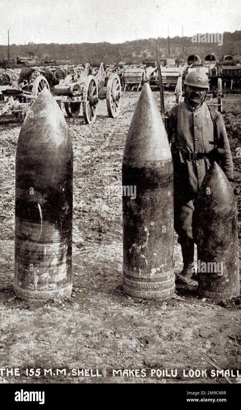 WW1 la carapace de 155mm rend le soldat français (surnommé Poilu) petit Banque D'Images