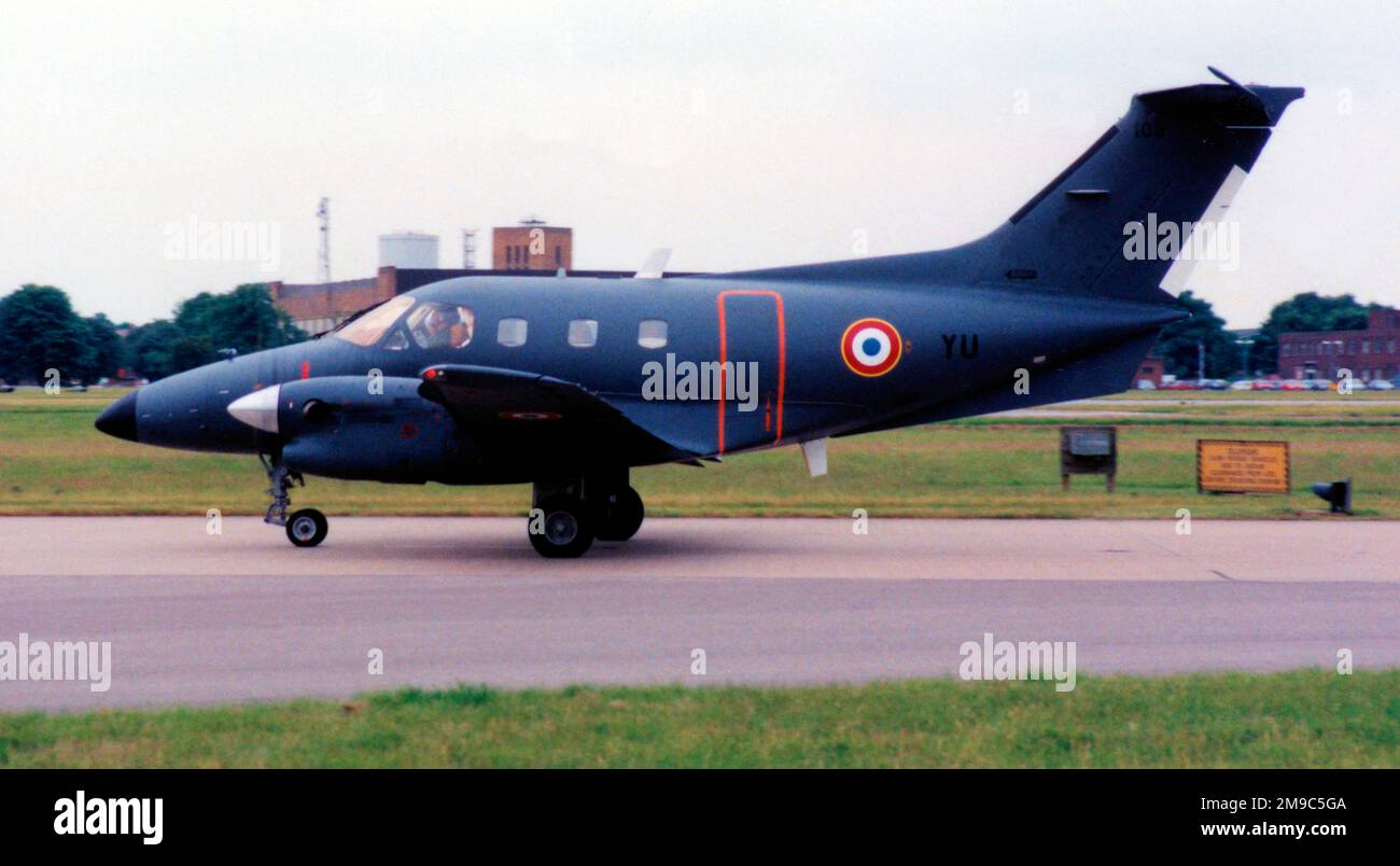 Armee de l'Air - Embraer EMB-121AA Xingu 105 / YU (msn 121-105) de EAT 00,319. (Armée de l'Air - Force aérienne française) Banque D'Images