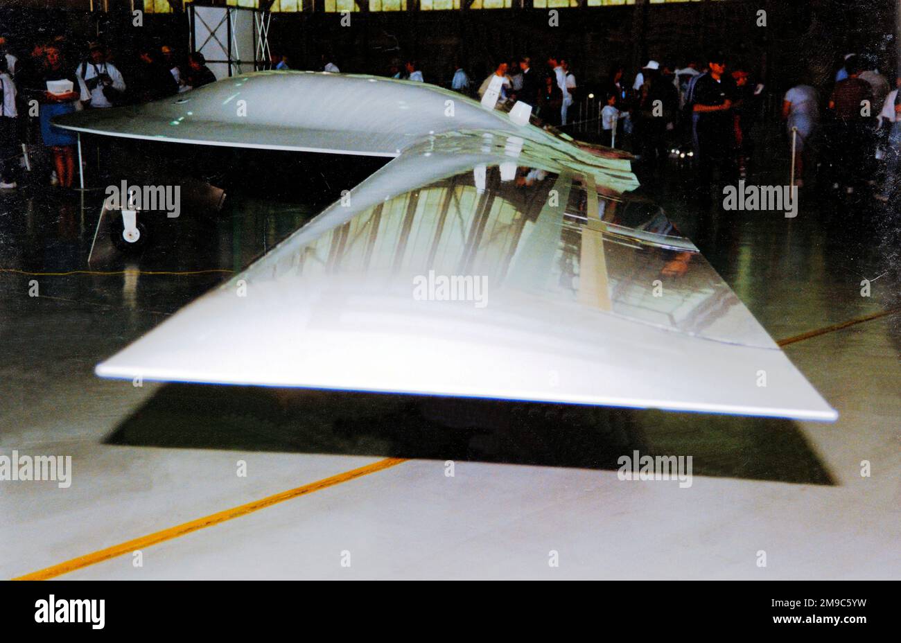 Lockheed Martin RQ-3 DarkStar A/V numéro 3, exposé dans la Grande Galerie du Musée de l'aviation de Seattle, Washington. Banque D'Images