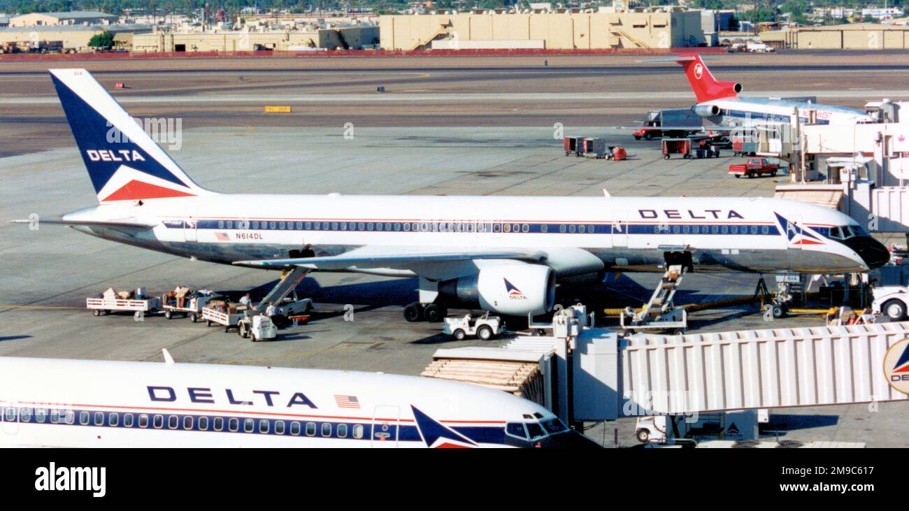 Boeing 757-232 N614DL (msn 22821, numéro de ligne 85). De Delta Airlines à l'aéroport international de Las Vegas. Banque D'Images