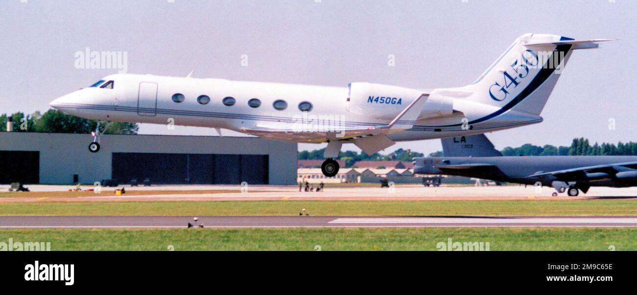 Gulfstream G450 N450GA (msn 4004), au Royal International Air Tattoo - RAF Fairford 16 juillet 2005. Banque D'Images