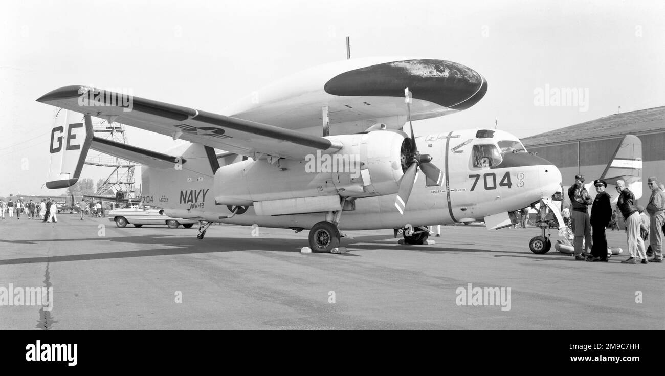 United States Navy - Grumman E-1B 147216 (msn 12, code de base 'GE', indicatif d'appel '704'), de VAW-12, le 10 avril 1964. Banque D'Images