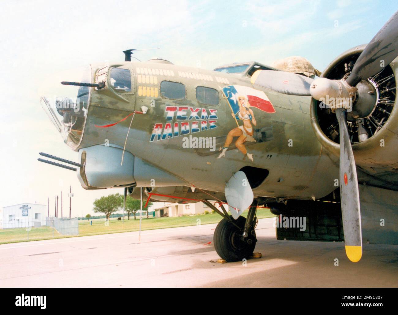 Douglas-long Beach B-17G-95-DL / PB-1W Forteresse volante N7227C 'Texas Raiders' (msn 32517, ex 44-83872, ex BuAer 77235), de la Confederate Air Force à l'aéroport de Midland le 28 septembre 1992 (transféré à la US Navy directement hors de la chaîne de production, en tant que PB-1W) Banque D'Images