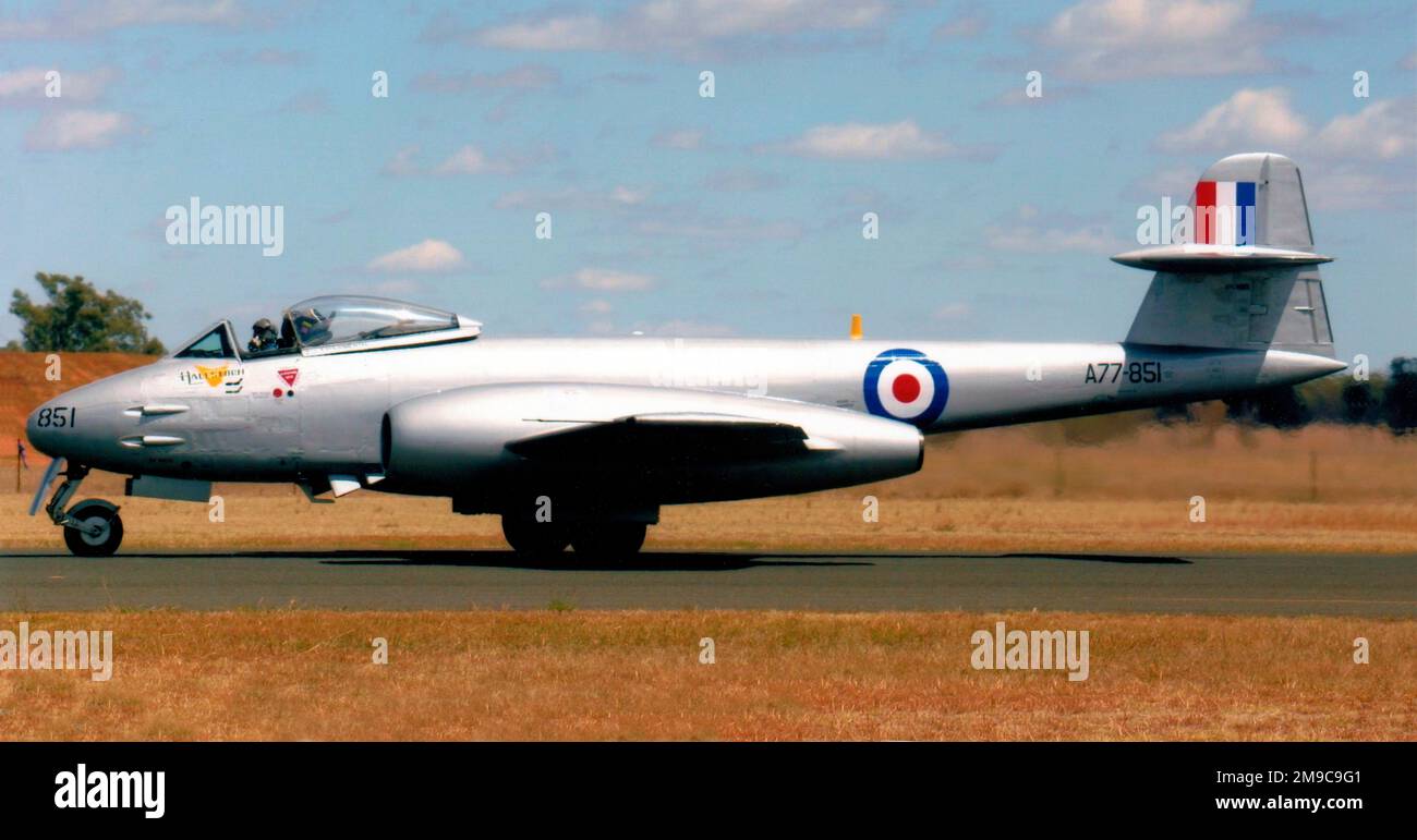 Gloster Meteor F.8 VH-MBX 'Halestorm' (msn , ex VZ467 'Winston'), du Musée de l'aviation TEMORA, peint comme U.21 A77-851. Banque D'Images