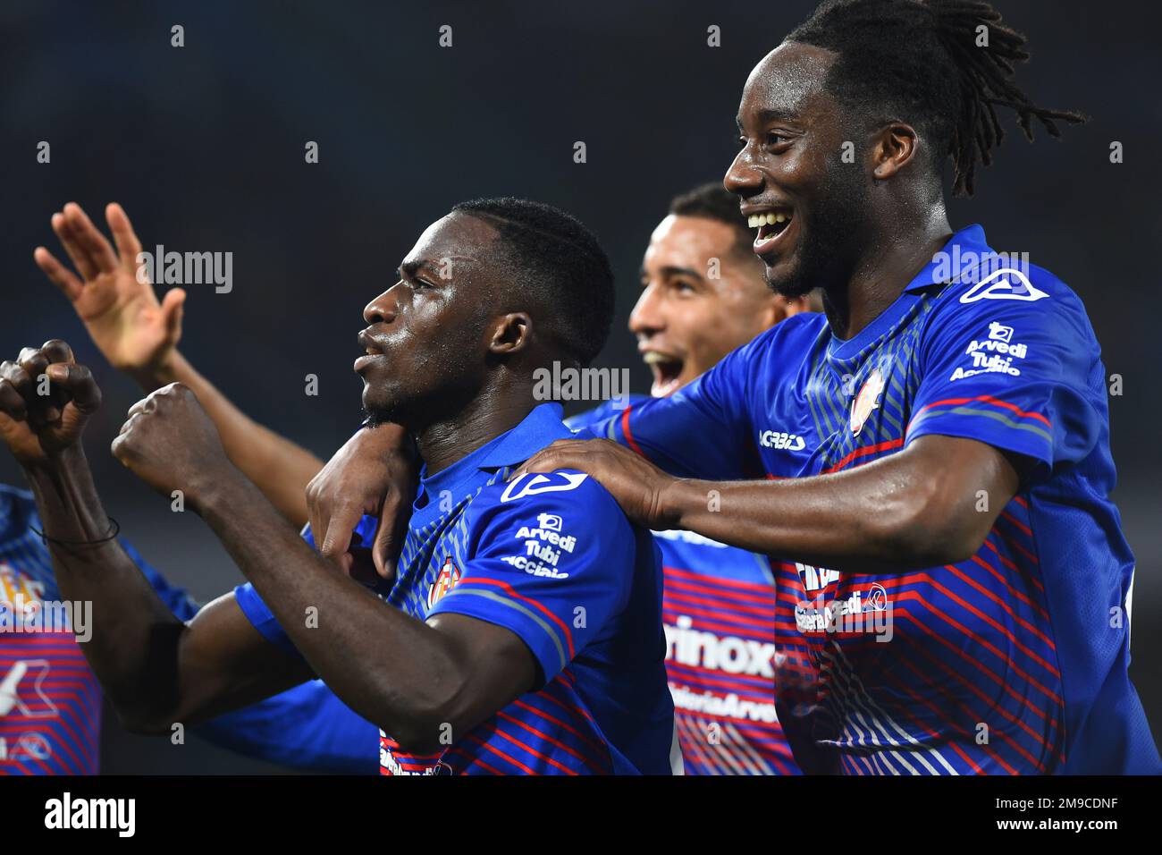 Luca Ravanelli des Etats-Unis Cremonese se réjouit après le net pendant ...