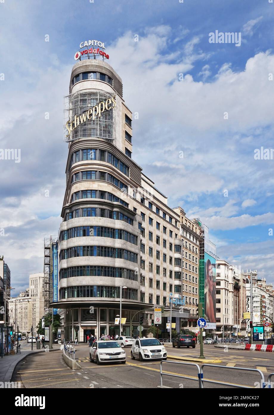 Madrid, Espagne - Mai 2018: Edificio Carrion.in Gran via rue. Il est également connu sous le nom de Edificio Capitol avec logo schweppes Banque D'Images
