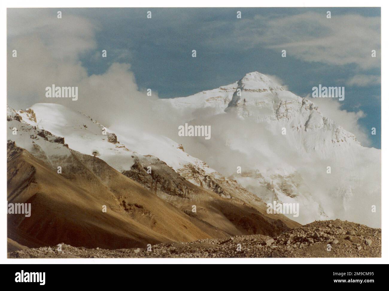 Mont Everest, vu du camp de base au Tibet. Banque D'Images