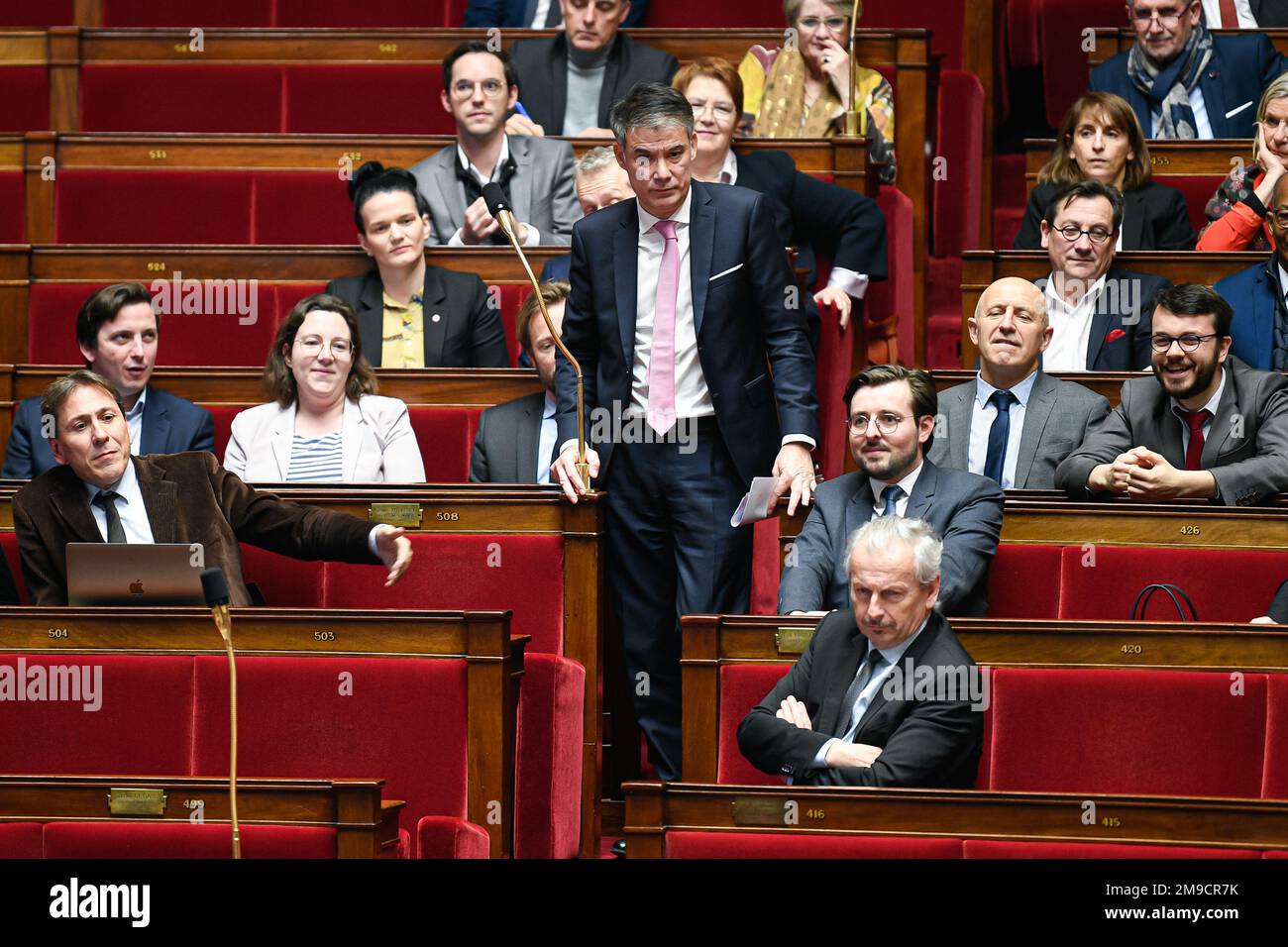 Paris, France. 17th janvier 2023. Parti socialiste français de gauche (PS) Premier secrétaire et député Olivier Faure lors d'une session de questions au gouvernement à l'Assemblée nationale à Paris sur 17 janvier 2023. Crédit : Victor Joly/Alamy Live News Banque D'Images