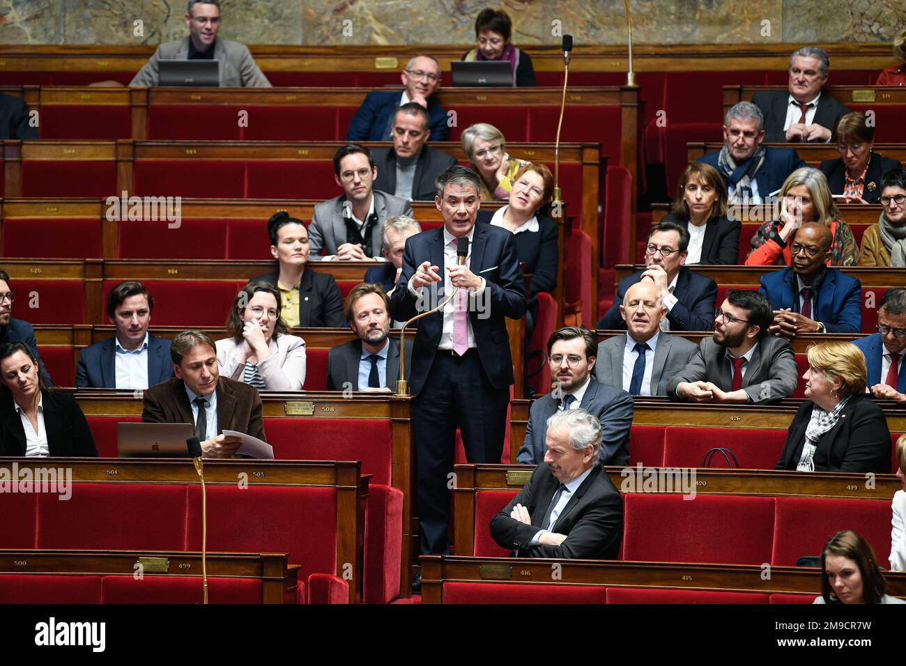 Paris, France. 17th janvier 2023. Parti socialiste français de gauche (PS) Premier secrétaire et député Olivier Faure lors d'une session de questions au gouvernement à l'Assemblée nationale à Paris sur 17 janvier 2023. Crédit : Victor Joly/Alamy Live News Banque D'Images