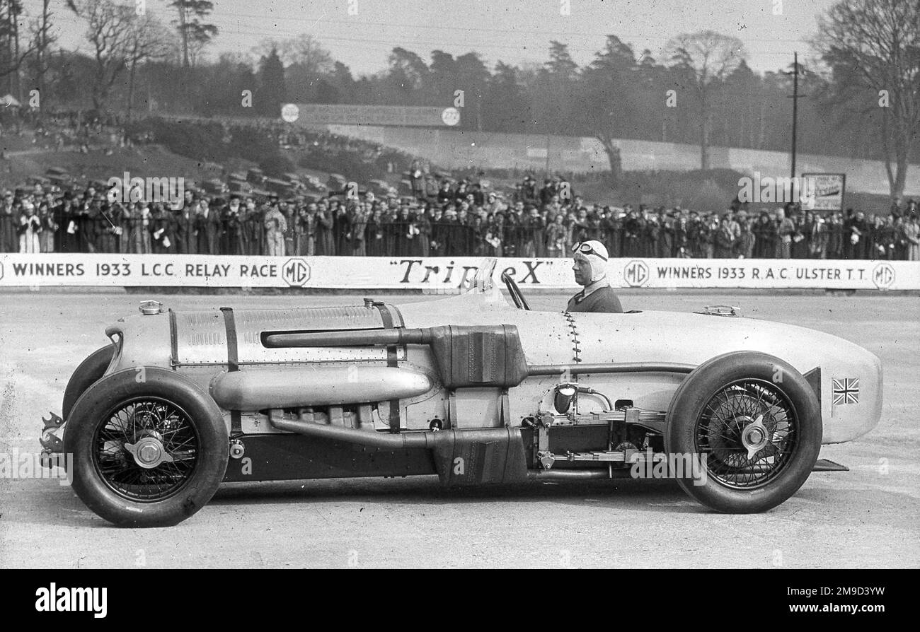 Brooklands - John Cobb dans le Napier-Railton - 1933-4. Banque D'Images