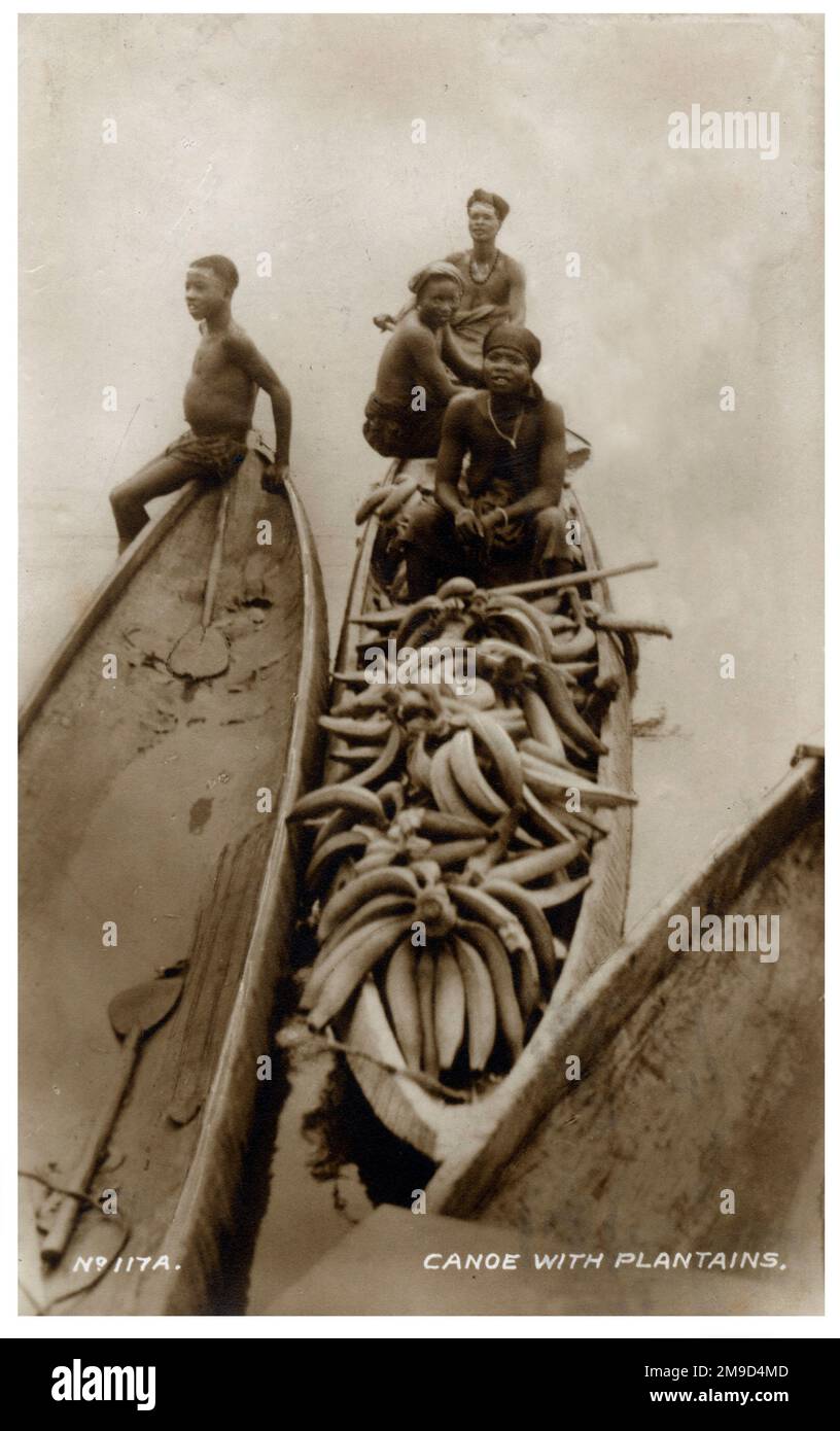 Ghana, Afrique de l'Ouest - canoë en bois avec des plantains Banque D'Images
