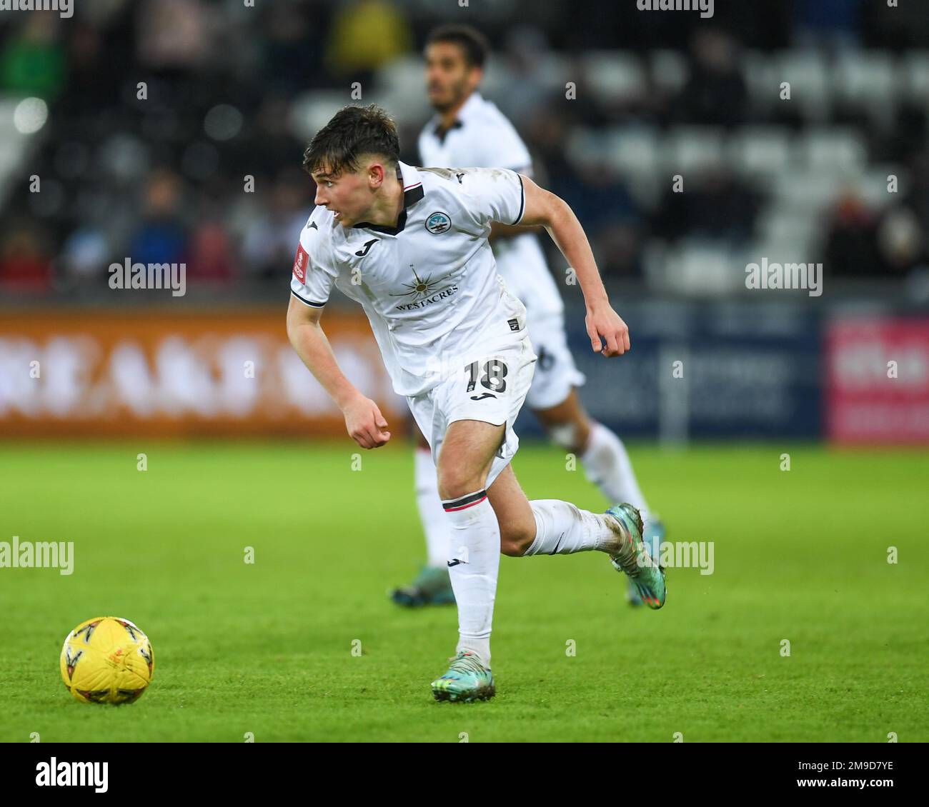 Luke Cundle #18 de Swansea City pendant la coupe Emirates FA troisième Round Replay Match Swansea City vs Bristol City au Swansea.com Stadium, Swansea, Royaume-Uni, 17th janvier 2023 (photo par Mike Jones/News Images) Banque D'Images