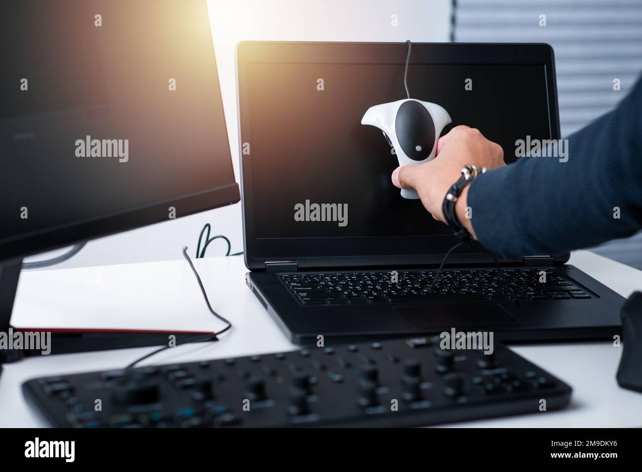 Contrôler l'étalonnage à l'aide d'un calibrateur externe pour s'assurer que la couleur est affichée correctement. Banque D'Images