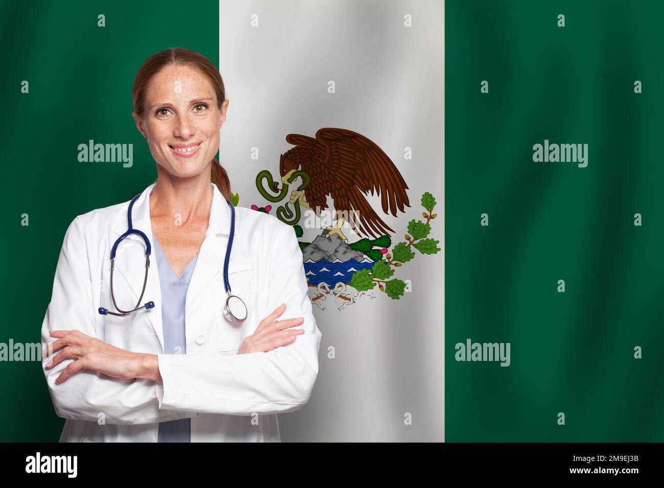 Médecin généraliste mexicain gp sur le drapeau du Mexique Banque D'Images