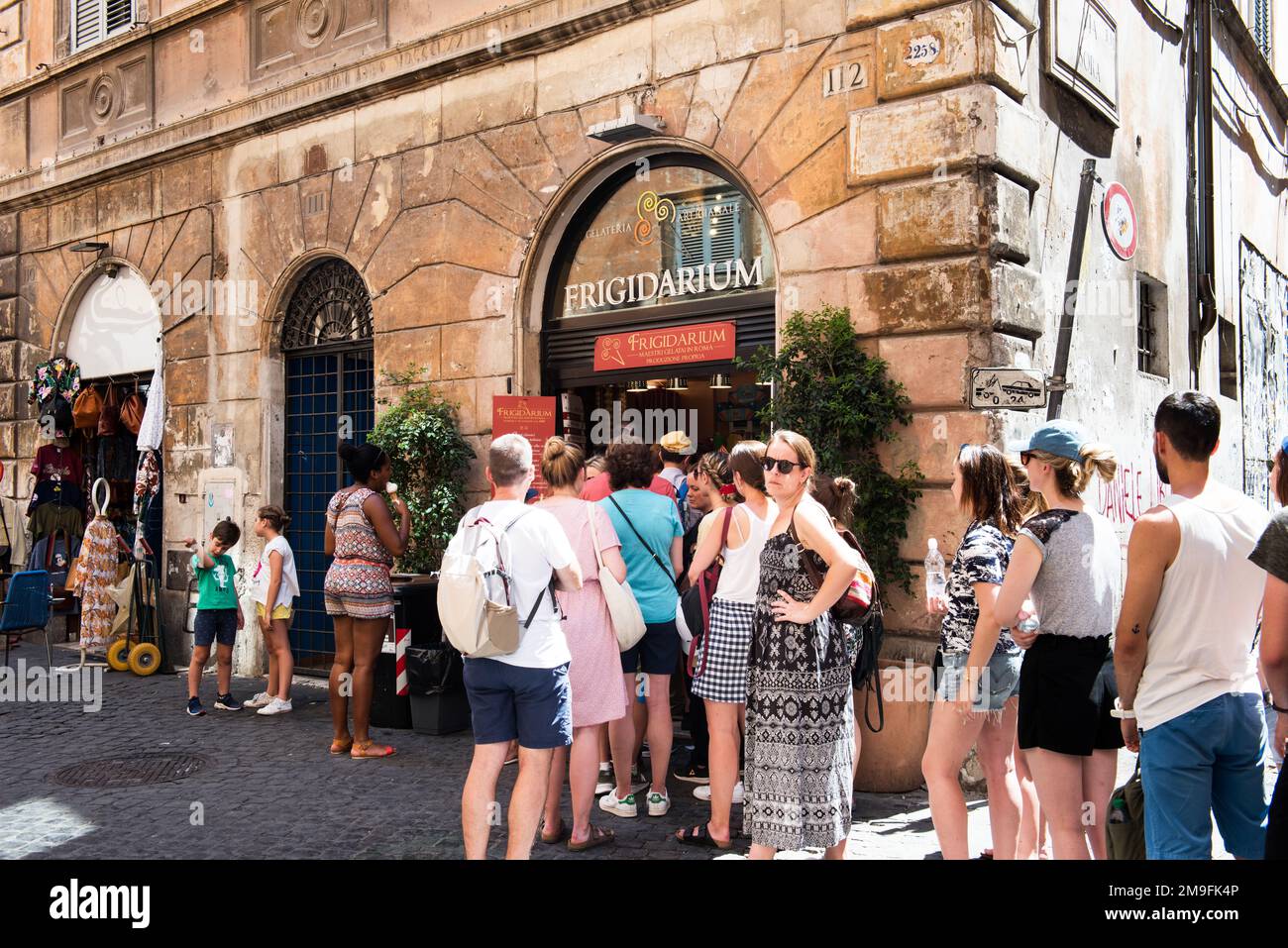 ROME, ITALIE - 30 JUIN 2019 : MAGASIN de crème glacée FRIGIDARIUM à Roma. Gelateria frigidarium est la célèbre boutique de glaces de Rome. Banque D'Images