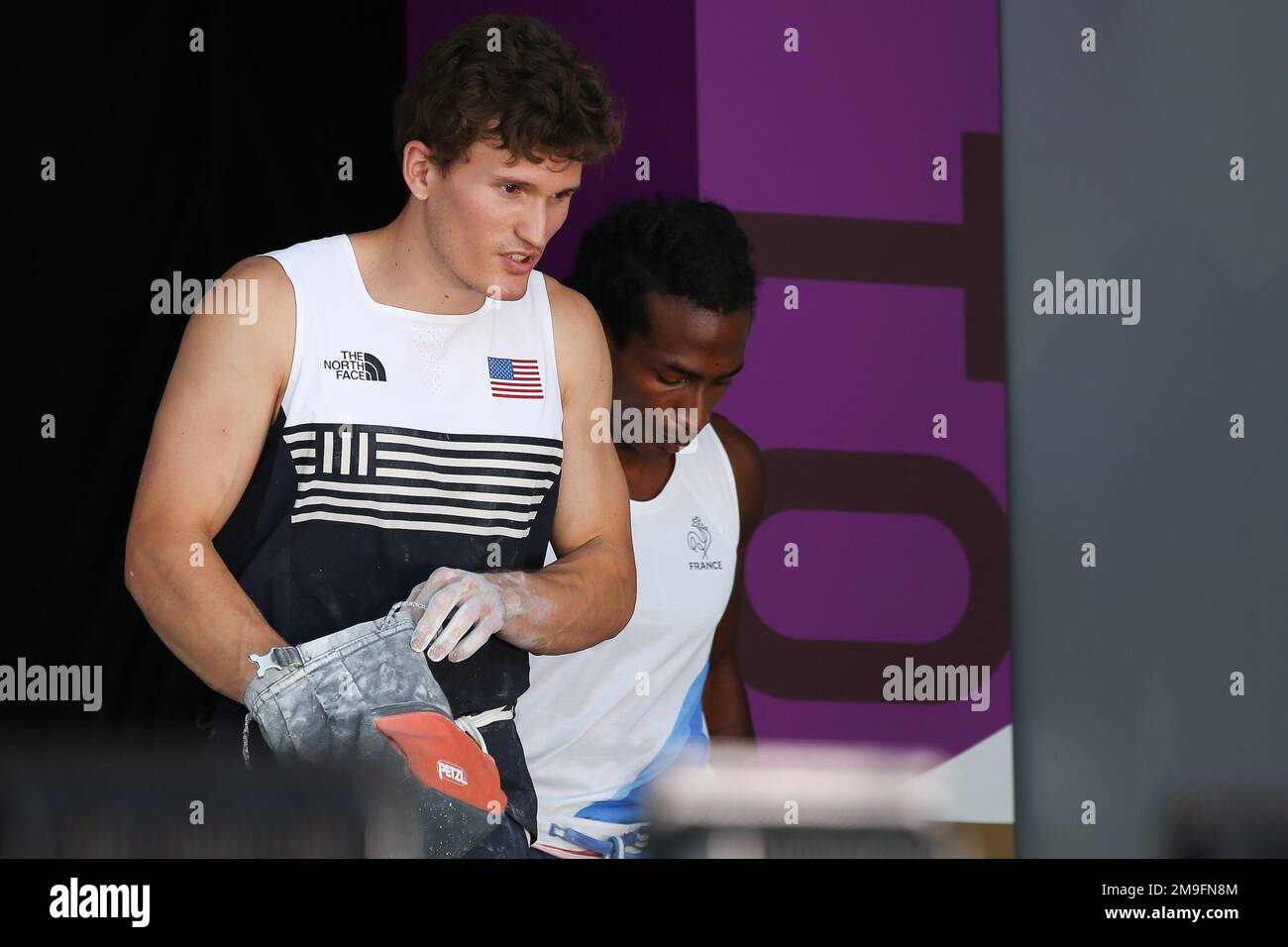 5 AOÛT 2021 - TOKYO, JAPON : Nathaniel COLEMAN des États-Unis participe à la finale de vitesse combinée des hommes d'escalade sportive à la Gam olympique de Tokyo 2020 Banque D'Images