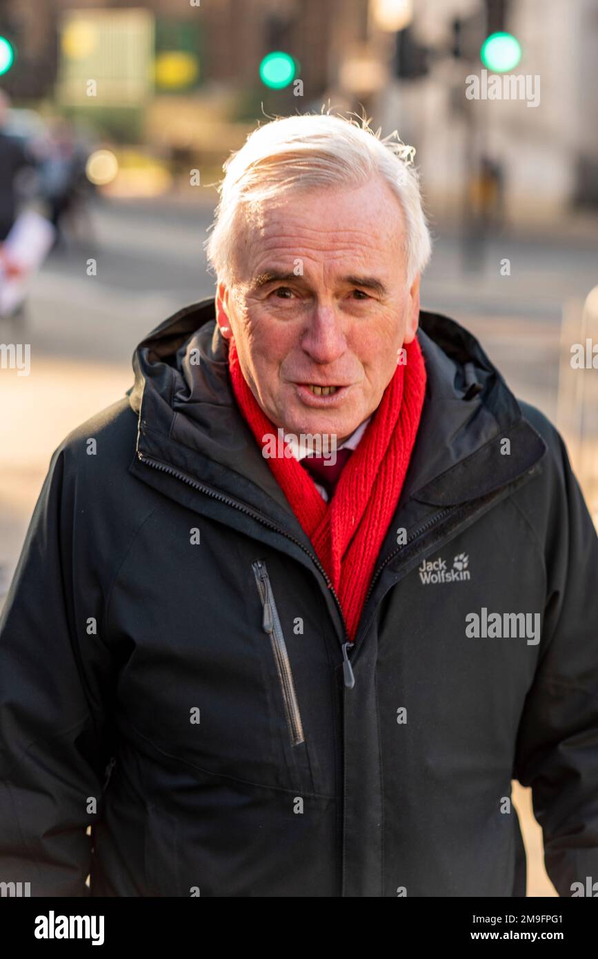 Westminster, Londres, Royaume-Uni. 18th janvier 2023. Les ministres arrivent à la Chambre des communes pour les questions du premier ministre. Le député travailliste John McDonnell Banque D'Images