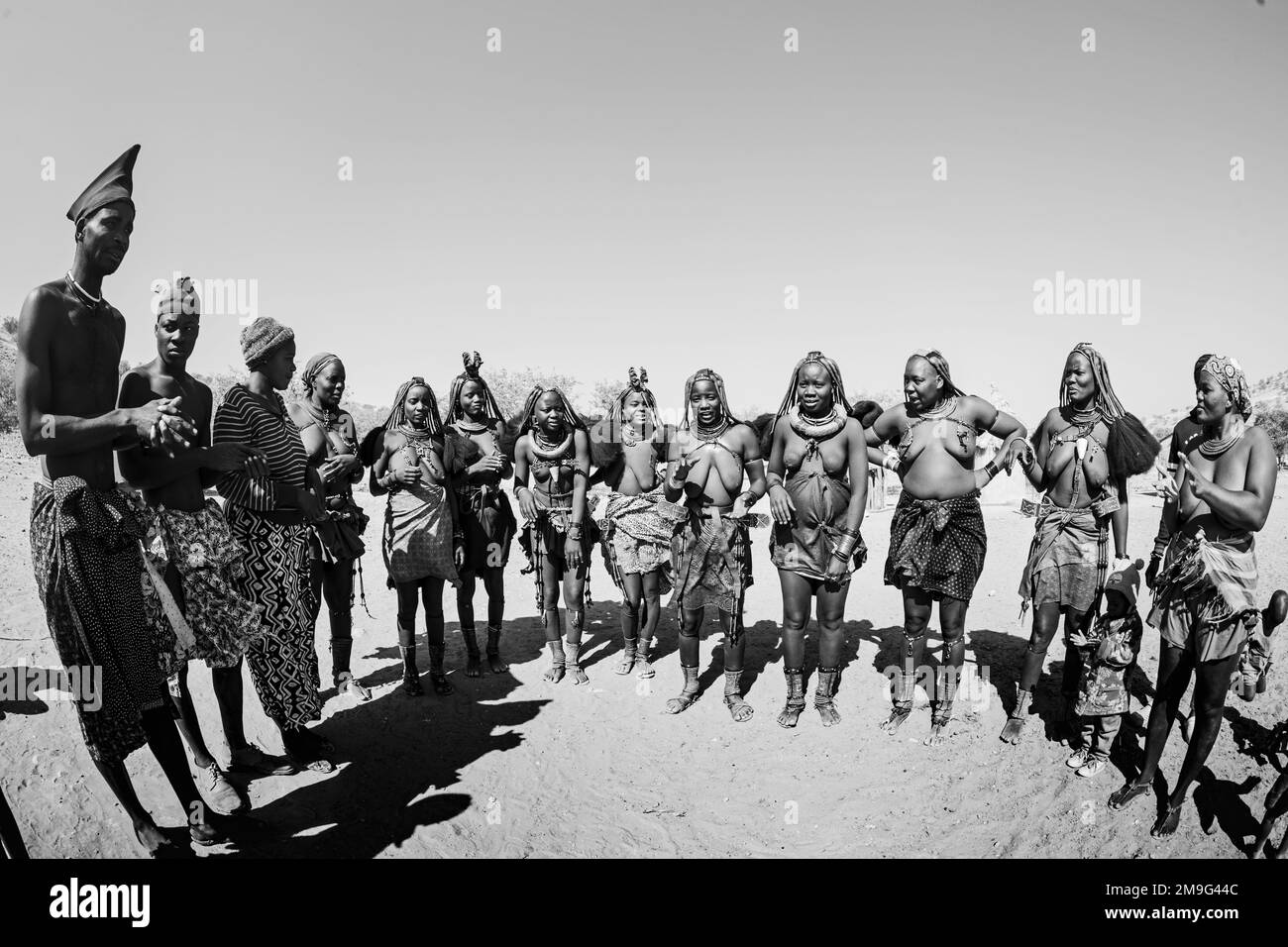 Peuple de la tribu Himba, Damaraland, Namibie, Afrique Banque D'Images