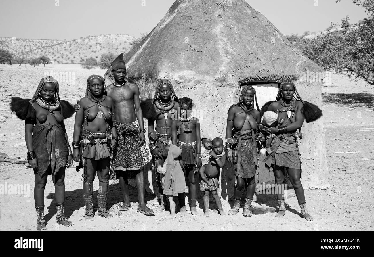 Peuple de la tribu Himba, Damaraland, Namibie, Afrique Banque D'Images