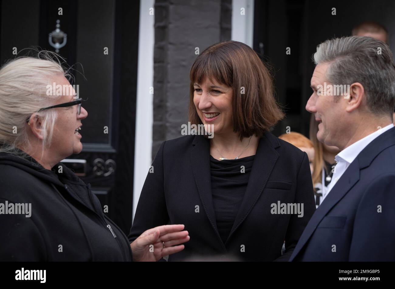 Rachel Reeves, députée de Shadow Chancelier de l'Echiquier, photographiée à Bootle, Merseyside avec le chef du parti Sir Keir Starmer, député, le jour du début de la conférence du Parti travailliste de 2022 à Liverpool. Banque D'Images