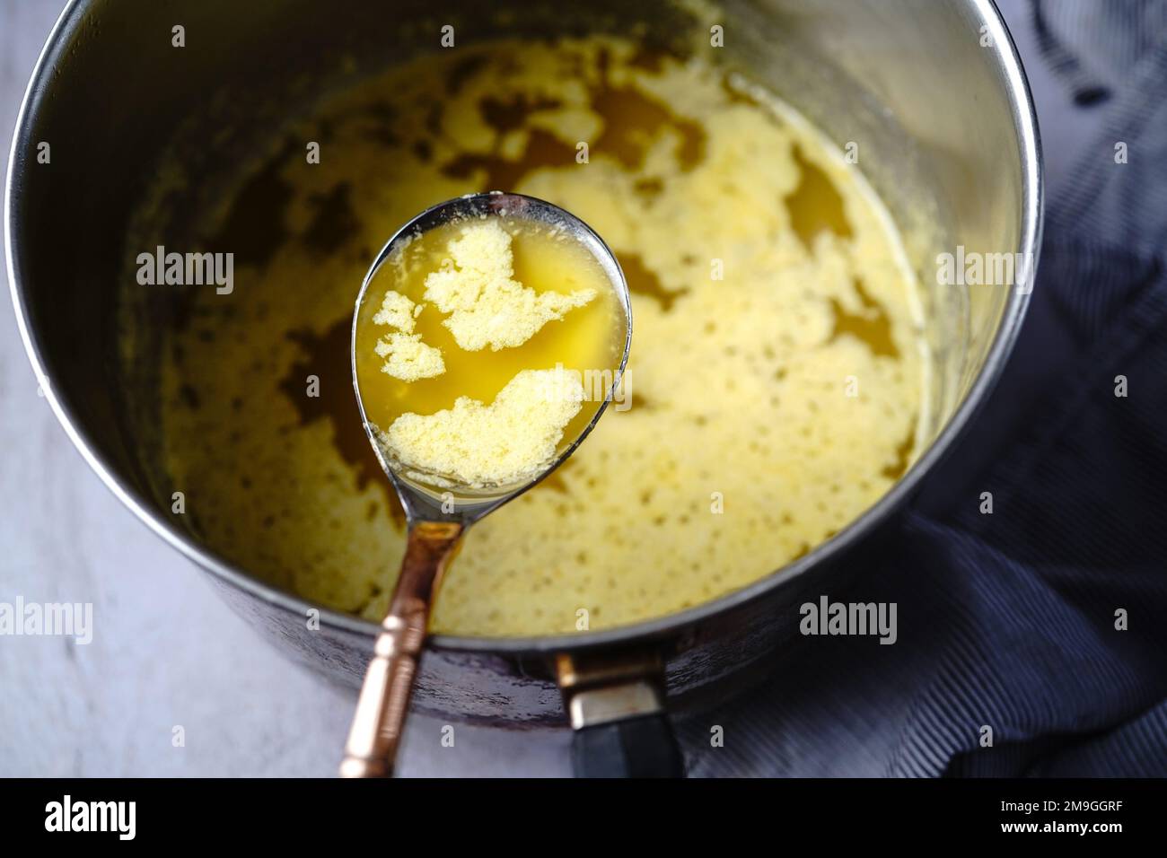Processus de cuisson du ghee | Comment faire du beurre clarifié à la