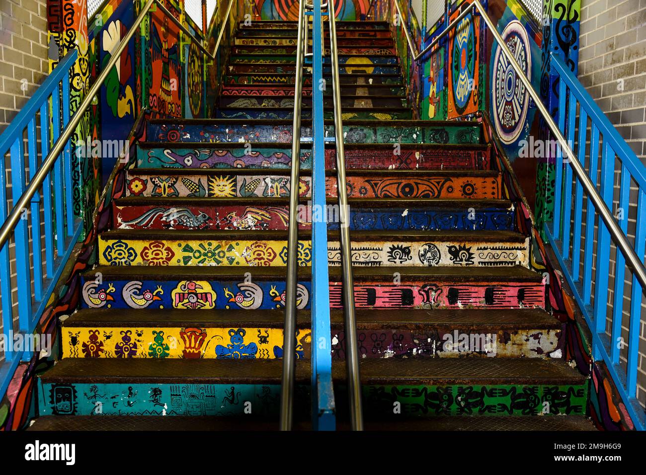 Escalier coloré à la gare, Chicago, Illinois, États-Unis Banque D'Images