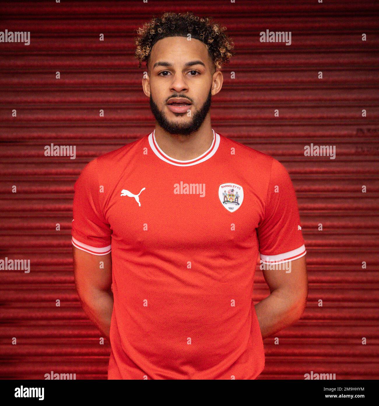 Barry Cotter signe pour Barnsley dans le cadre d'une offre de 3,5 ans à Oakwell, Barnsley, Royaume-Uni, le 18th janvier 2023 (photo de Mark Cosgrove/News Images) Banque D'Images