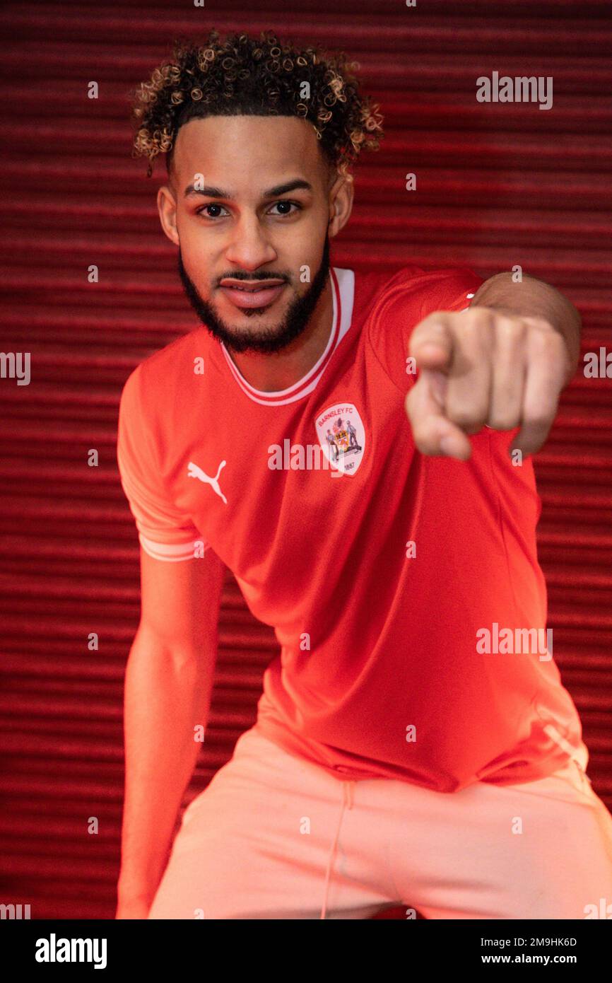 Barry Cotter signe pour Barnsley dans le cadre d'une entente de 3,5 ans à Oakwell, Barnsley, au Royaume-Uni. 18th janvier 2023. (Photo de Mark Cosgrove/News Images) à Barnsley, Royaume-Uni, le 1/18/2023. (Photo de Mark Cosgrove/News Images/Sipa USA) crédit: SIPA USA/Alay Live News Banque D'Images