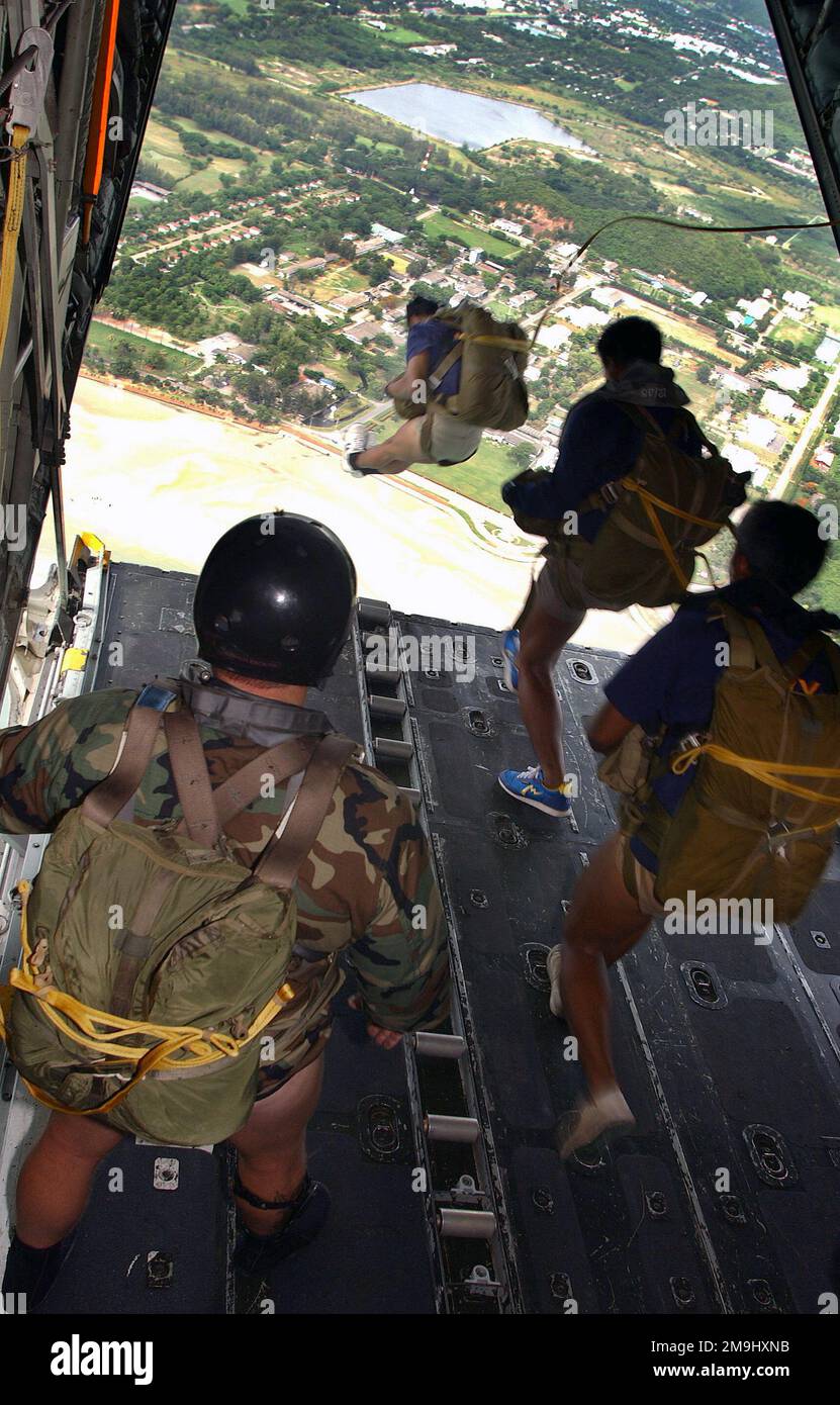 020517-F-6655M-013. Objet opération/série: COBRA GOLD 2002 base: Royal Thai Naval Air base Utapao pays: Thaïlande (THA) Banque D'Images